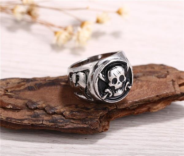 One Piece Rings Silver Plated Pirates Skull